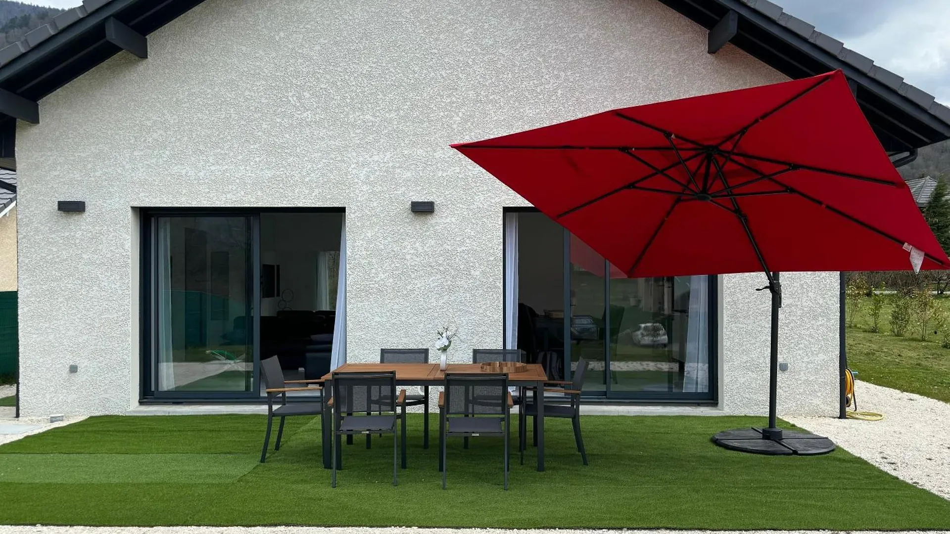 Maison Neuve A La Montagne Le Chatelard